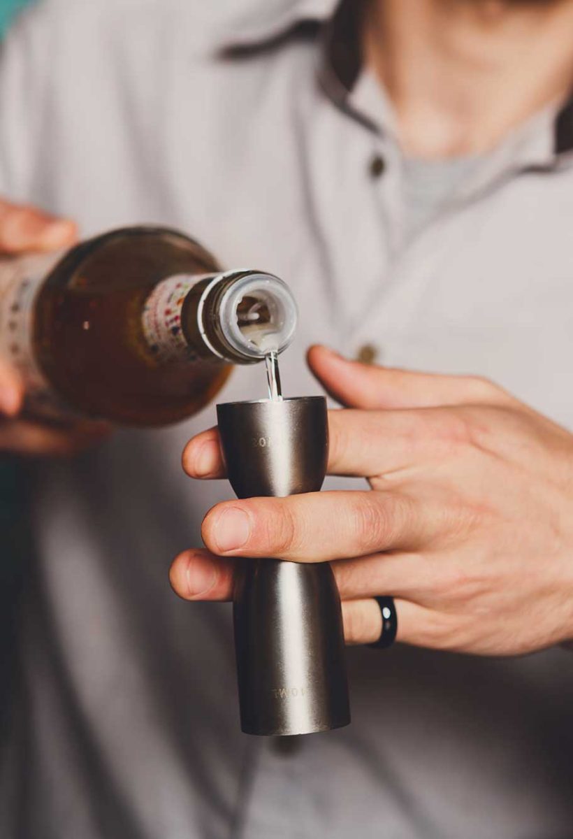 barman-s-hands-making